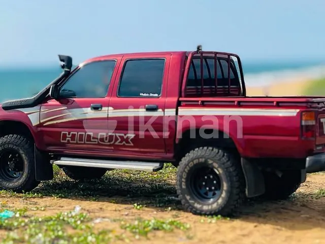 Toyota Hilux 1991 photo 2
