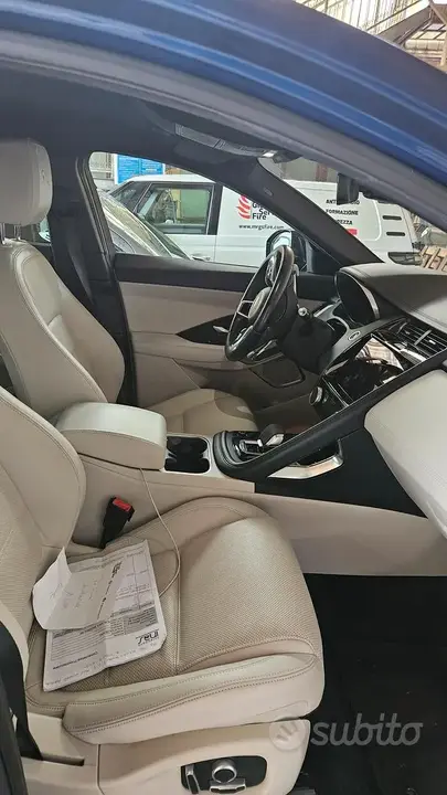Jaguar E-Pace 2021 photo 4