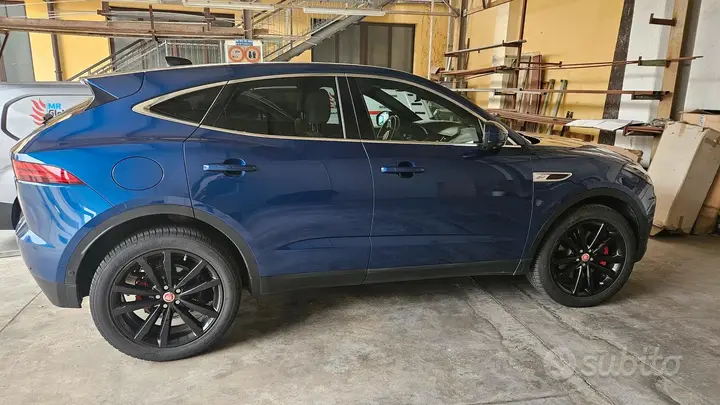 Jaguar E-Pace 2021 photo 2