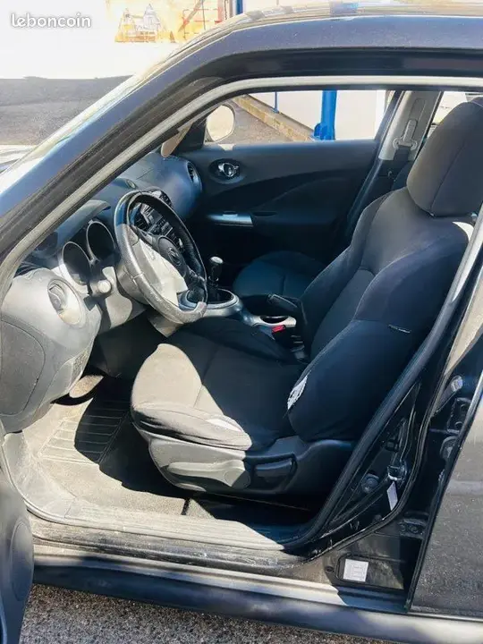 Nissan Juke 2011 photo 2