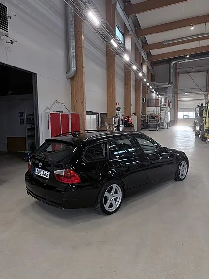 BMW 325I 2006 photo 2
