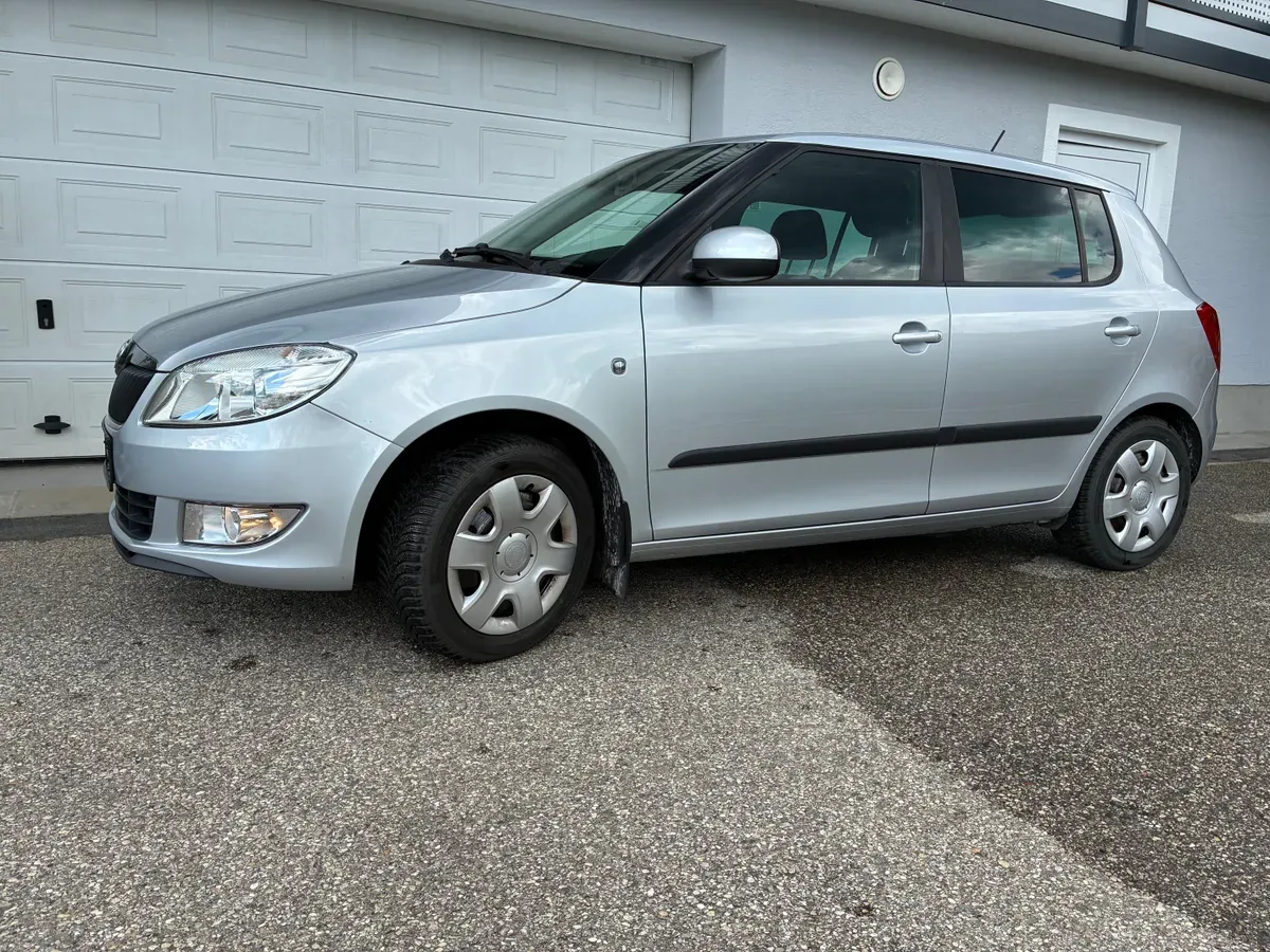 Skoda Fabia 2013 photo 2