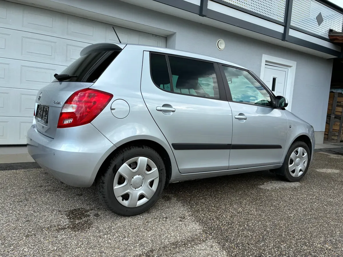 Skoda Fabia 2013 photo 3