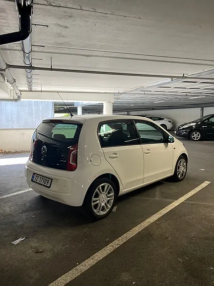 Volkswagen Up 2013 photo 2