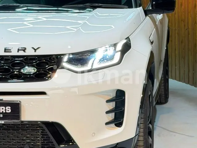 Land Rover Discovery Sport 2024 photo 3