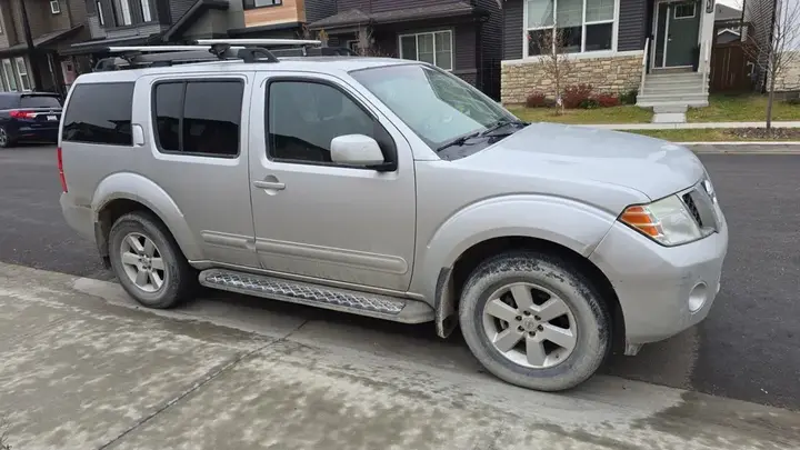Nissan Pathfinder 2012 photo 2