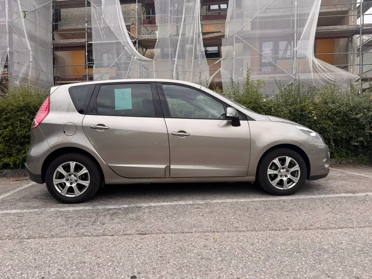 Renault Scenic 2010 photo 3