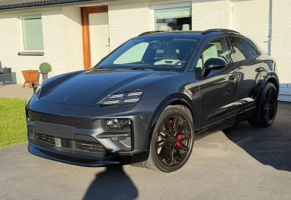 Porsche Macan Turbo 2025 photo 3