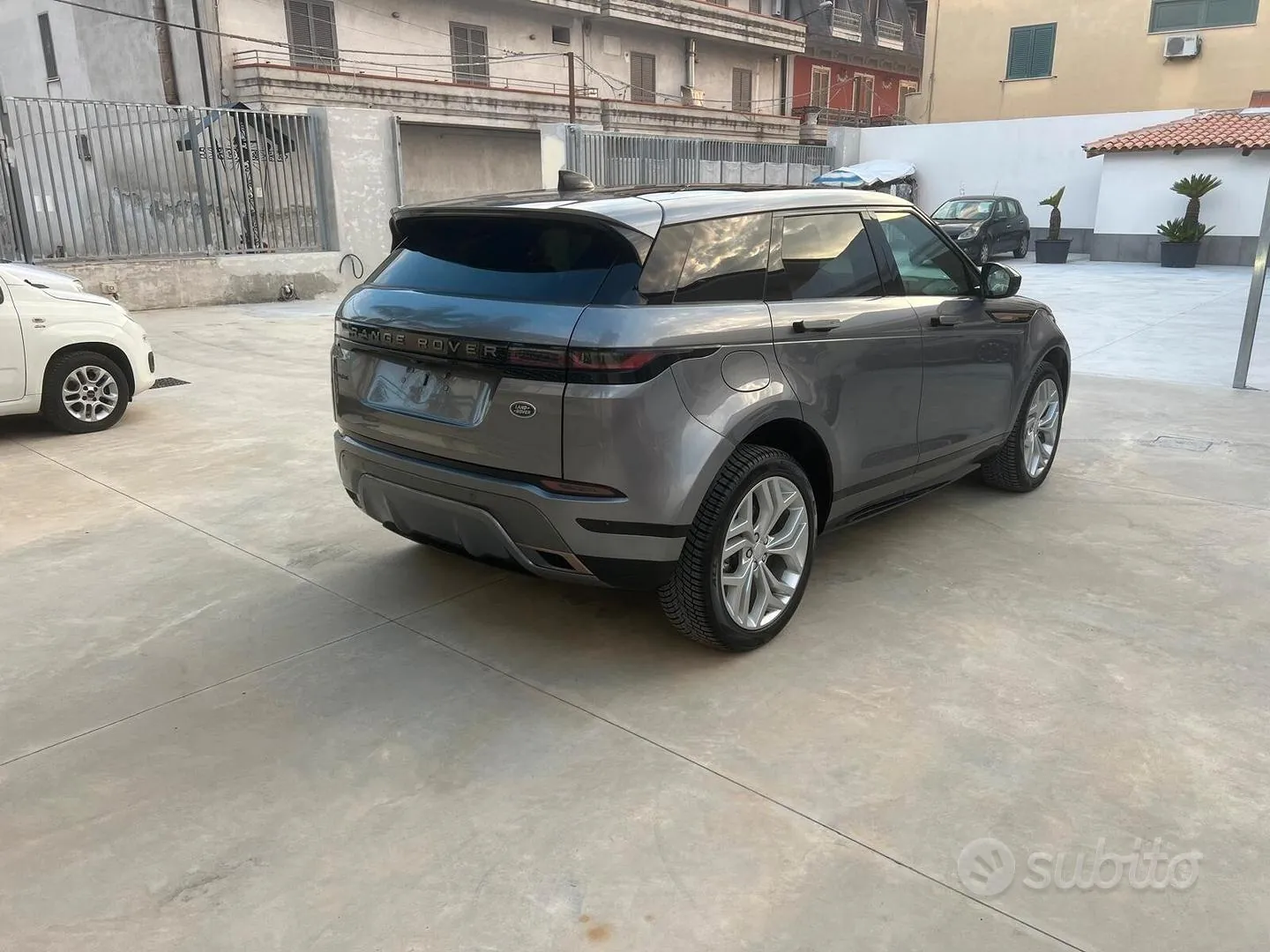 Land Rover Range Rover Evoque 2022 photo 5