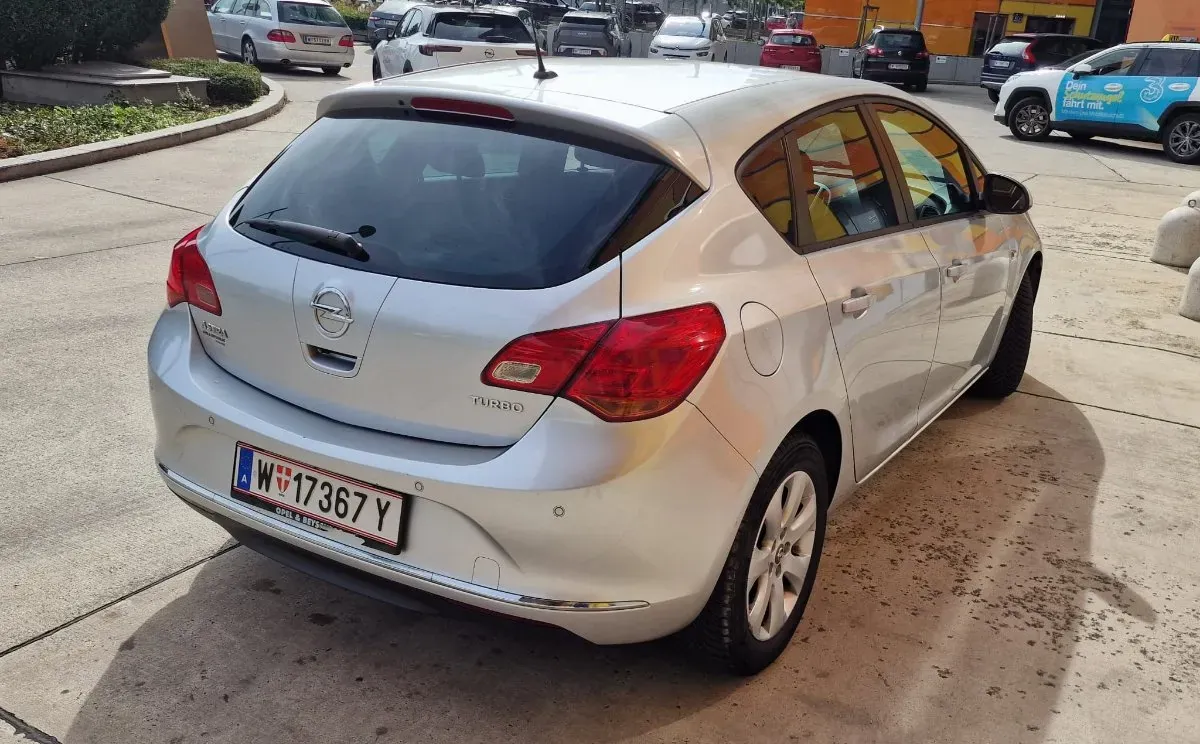 Opel Astra 2015 photo 3