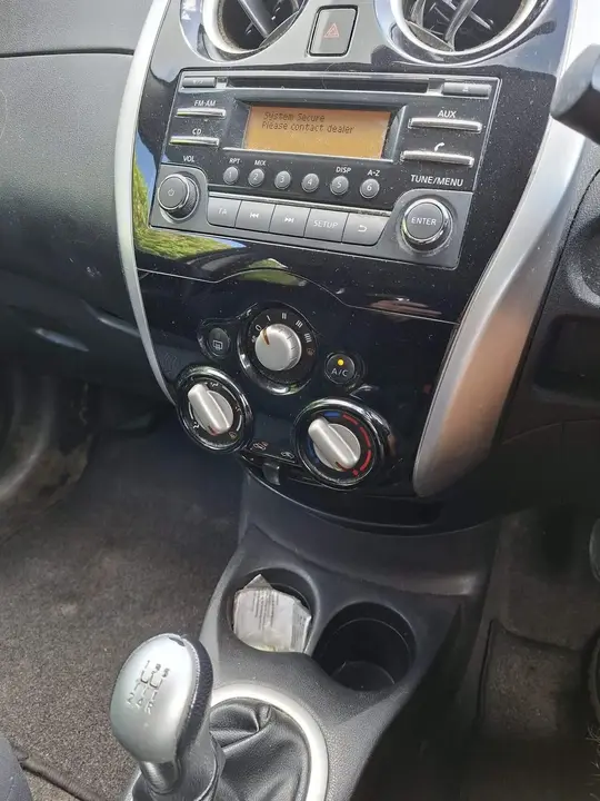 Nissan Note 2014 photo 4