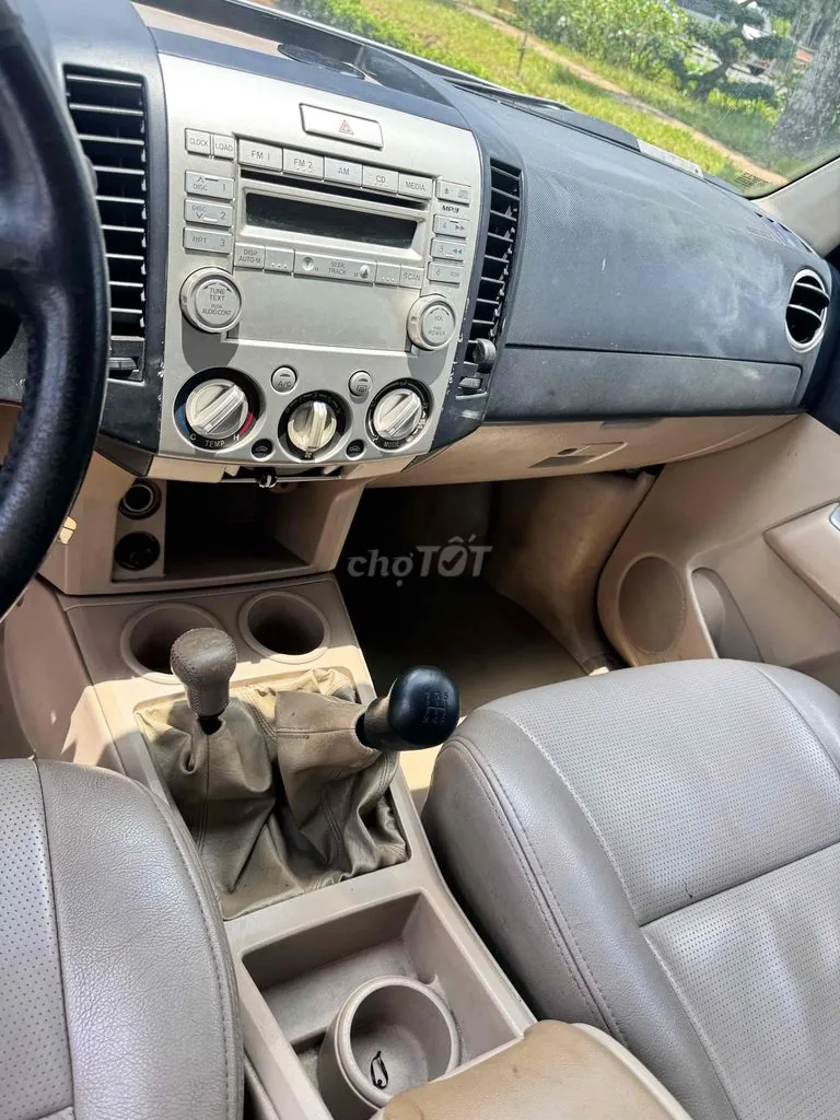 Ford Everest 2011 photo 3