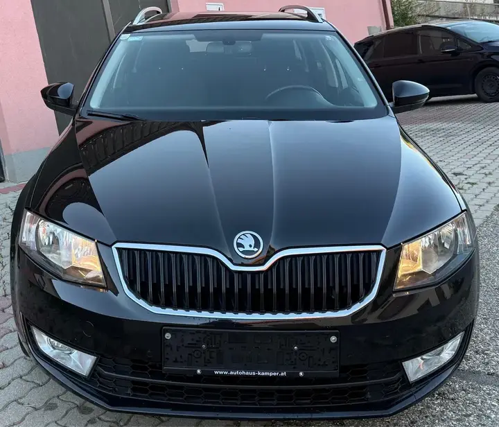 Skoda Octavia Combi 2015 photo 2