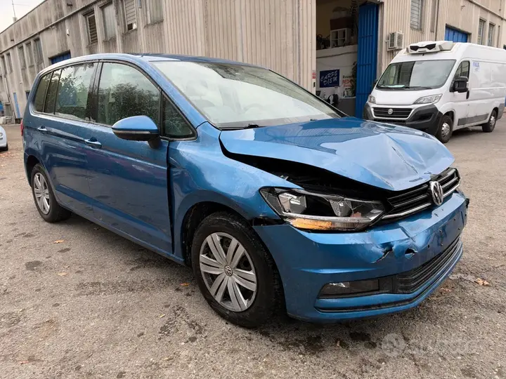 Volkswagen Touran 2018 photo 4