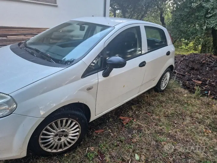Fiat Grande Punto 2007 photo 2