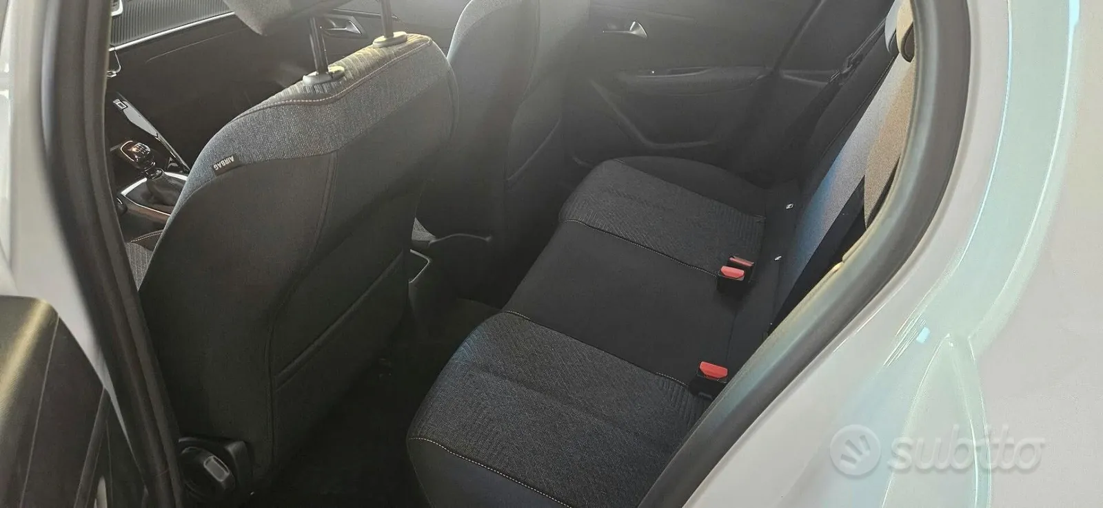 Peugeot 208 2026 photo 3