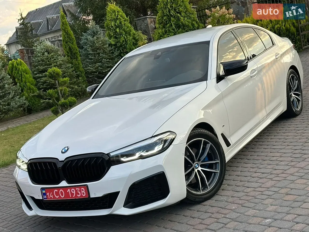 BMW 5 Series 2020 photo 2
