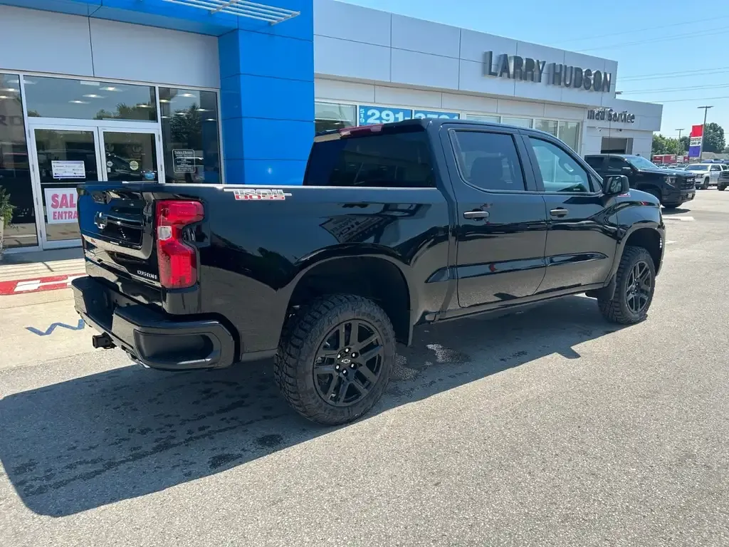 Chevrolet Silverado 1500 2026 photo 3