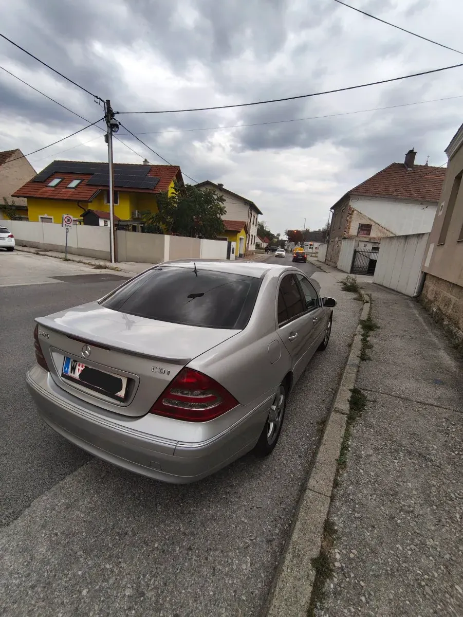Mercedes-Benz C-Class 2001 photo 3
