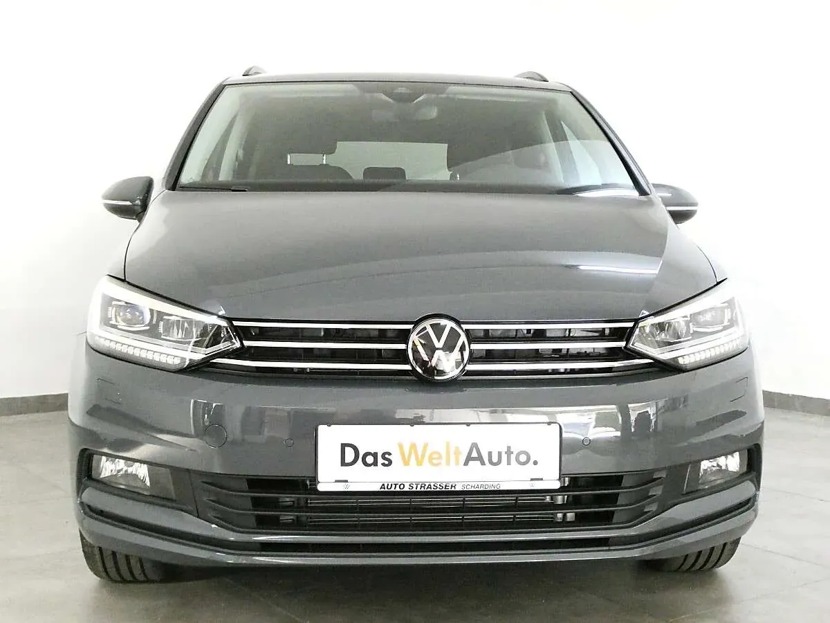 Volkswagen Touran 2026 photo 2