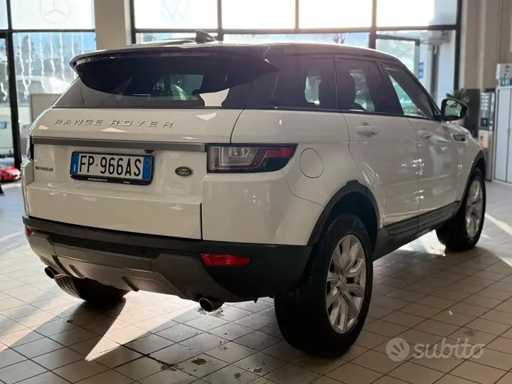 Land Rover Range Rover Evoque 2018 photo 4