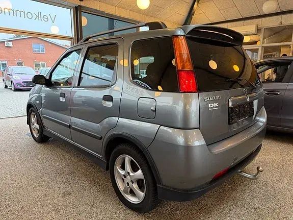 Suzuki Ignis 2007 photo 3