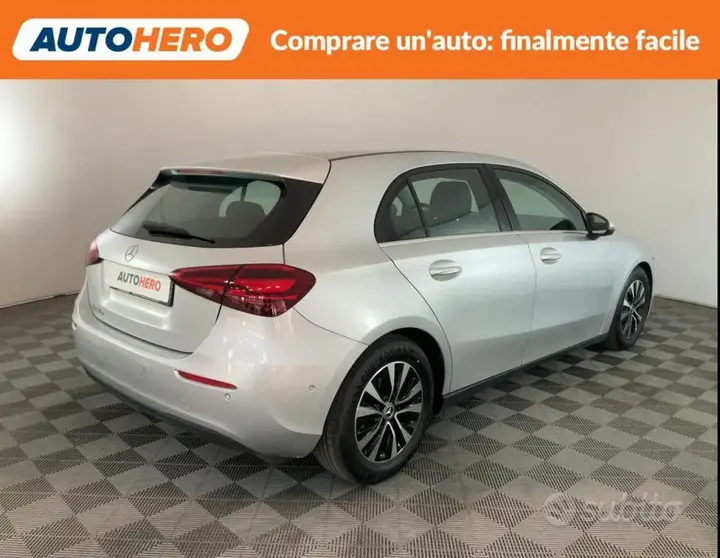Mercedes-Benz A 180 2023 photo 5
