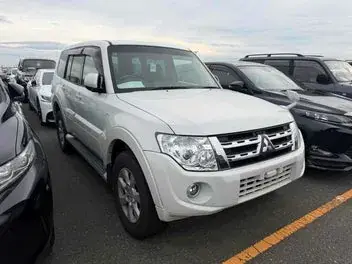 Mitsubishi Pajero 2013 photo 2