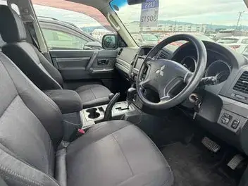 Mitsubishi Pajero 2013 photo 4