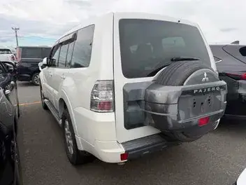 Mitsubishi Pajero 2013 photo 3