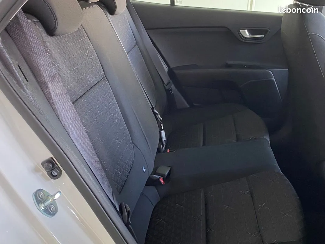 Kia Rio 2023 photo 5