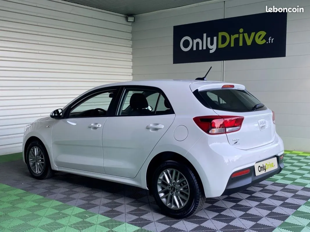 Kia Rio 2023 photo 3