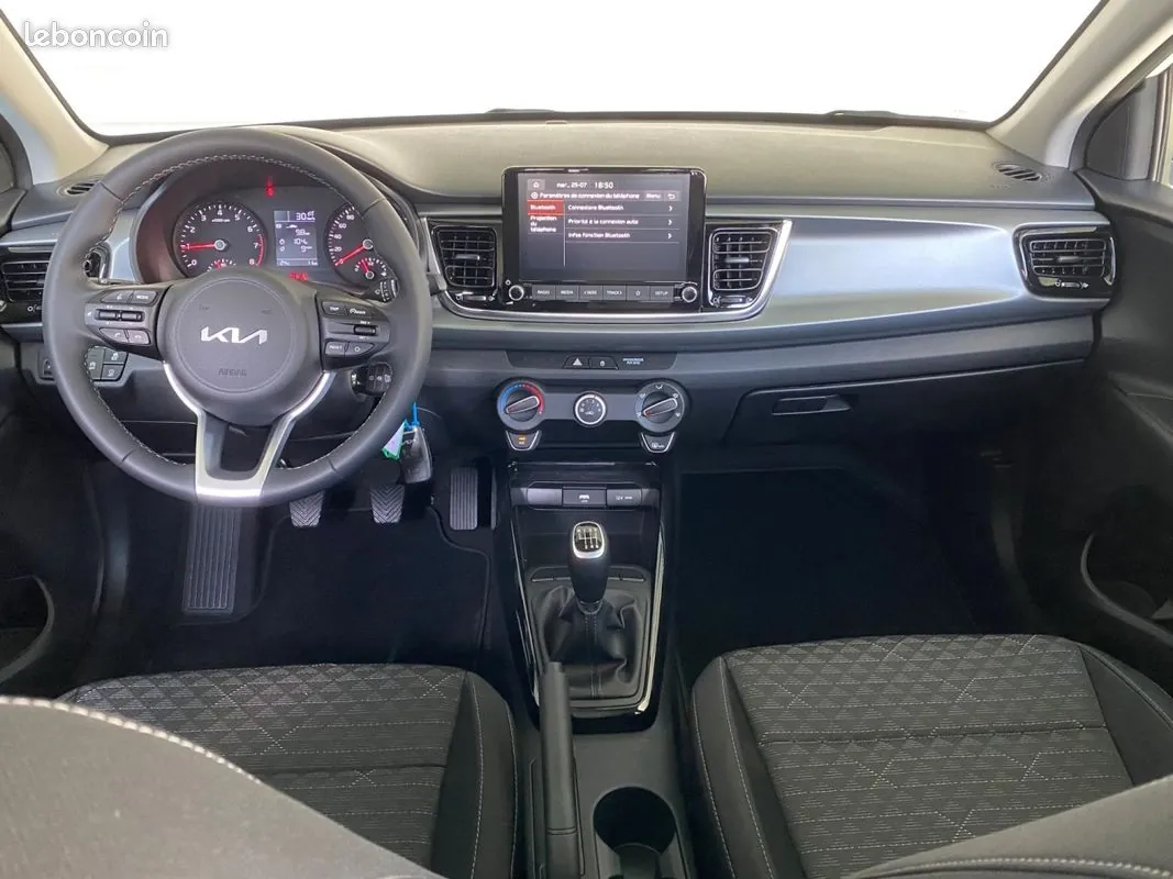 Kia Rio 2023 photo 4