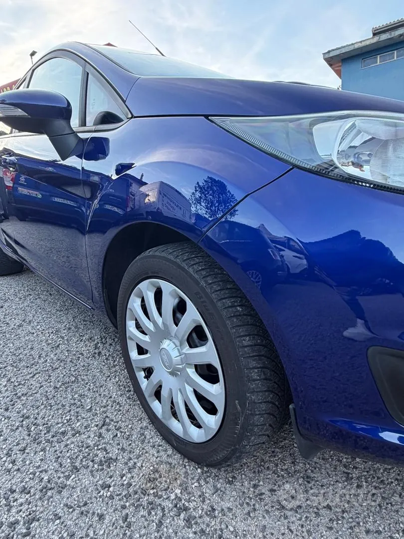 Ford Fiesta 2016 photo 2