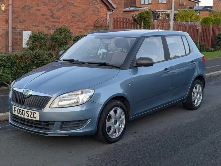 Skoda Fabia 2010 photo 4