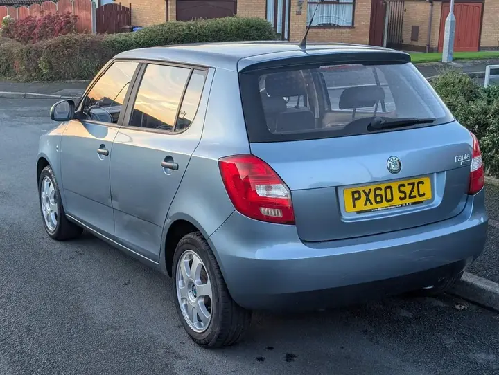 Skoda Fabia 2010 photo 5