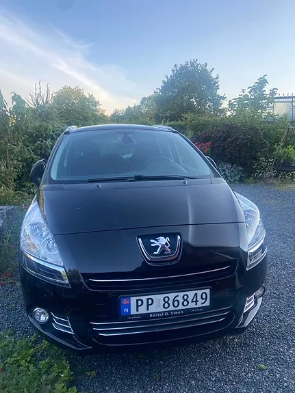Peugeot 5008 2010 photo 2