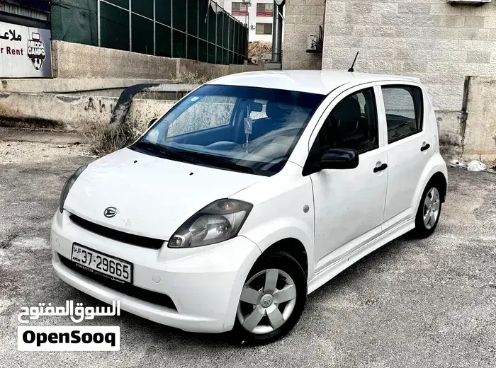 Daihatsu Sirion 2016 photo 2