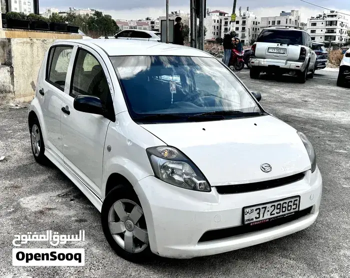 Daihatsu Sirion 2016 photo 4