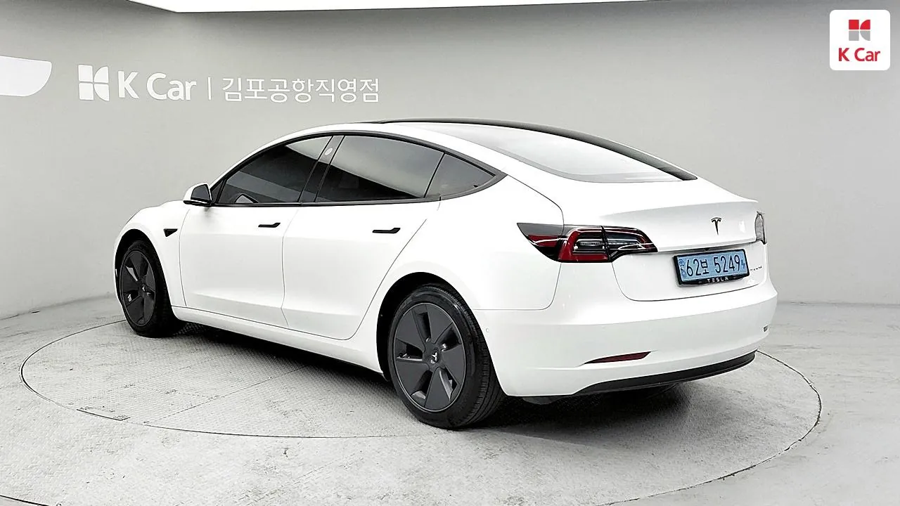 Tesla Model 3 2021 photo 2
