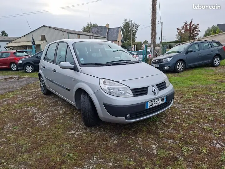 Renault Scenic 2005 photo 2