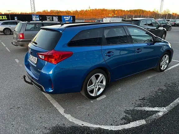 Toyota Auris 2015 photo 5