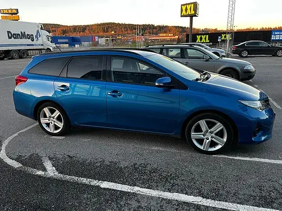 Toyota Auris 2015 photo 4