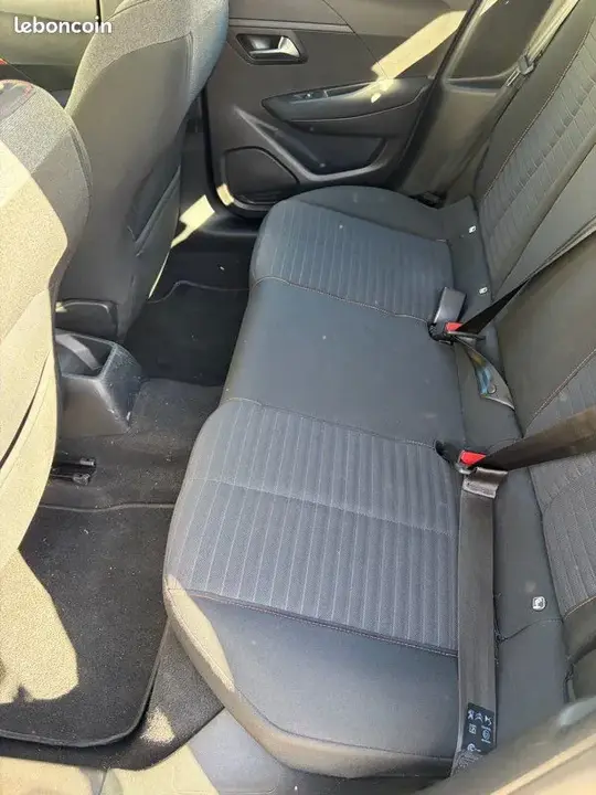 Peugeot 208 2022 photo 4