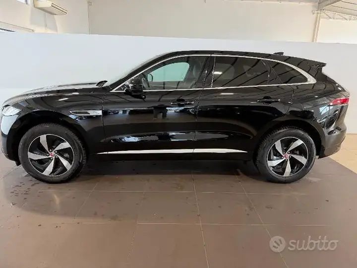 Jaguar F-Pace 2023 photo 2