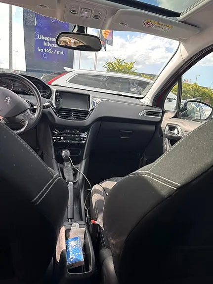 Peugeot 208 2017 photo 4