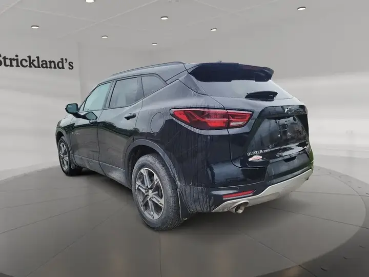 Chevrolet Blazer 2023 photo 4
