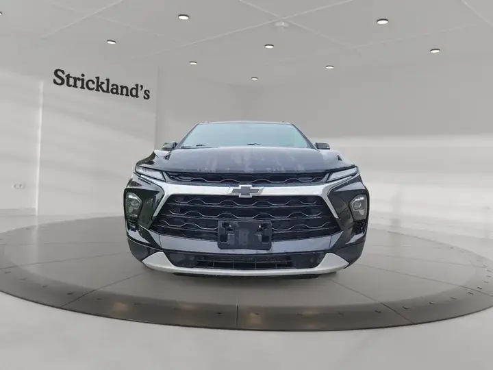 Chevrolet Blazer 2023 photo 2