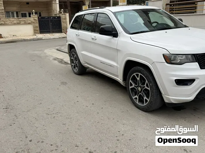Jeep Grand Cherokee 2015 photo 3