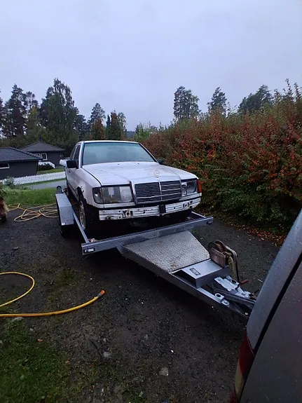 Mercedes-Benz E250 1989 photo 5